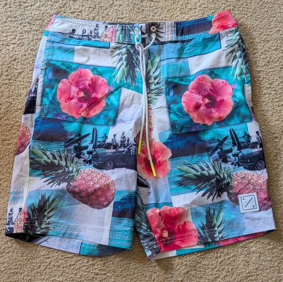 American Eagle Floral Tropical Pineapple Print Board Swim Trunk Shorts Mens M - Picture 1 of 4